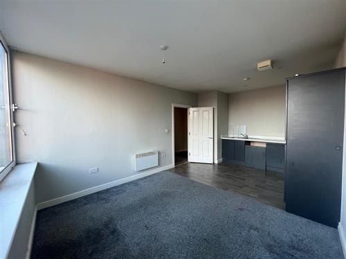 Flat to rent in Flat 8, Birchen House, Canning Street, Birkenhead