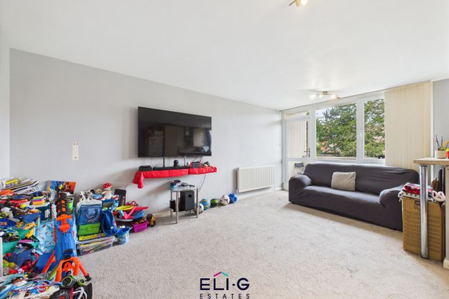39 Hendon Hall Court, Parson Street, London photo 3