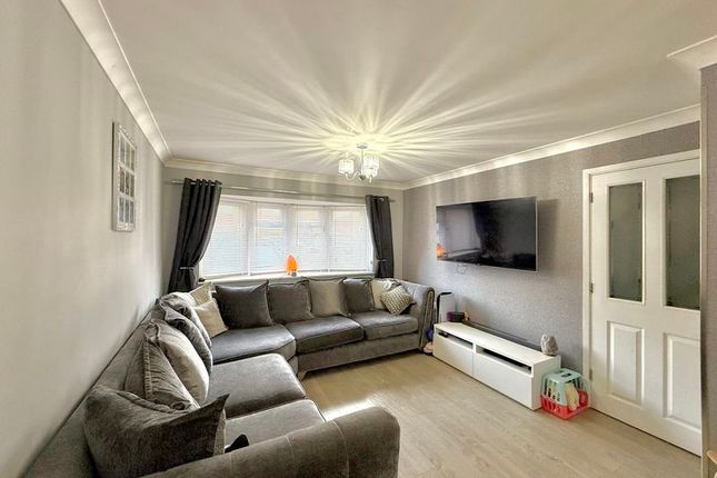 25, Palma Close, Dunstable photo 3