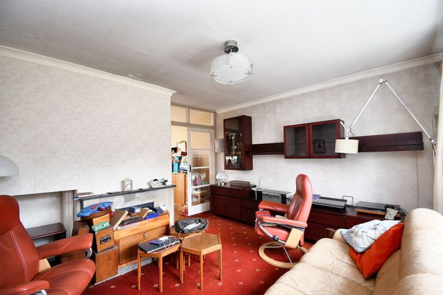 8 Lenham Avenue, Manchester photo 2