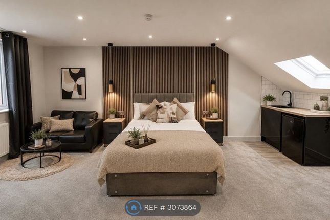 1-bed house on Melton Mowbray, £750/mo