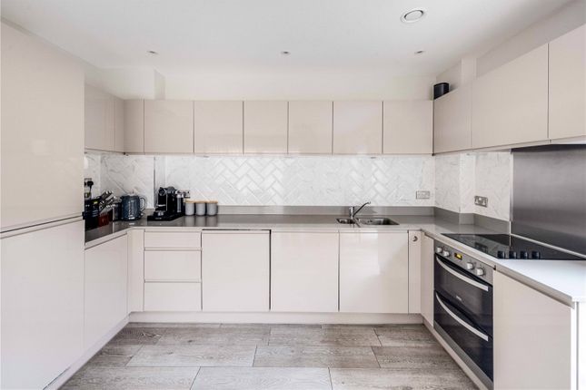 Flat for sale in Broadhead Apartments, 34 St. Clements Avenue, Bow, London