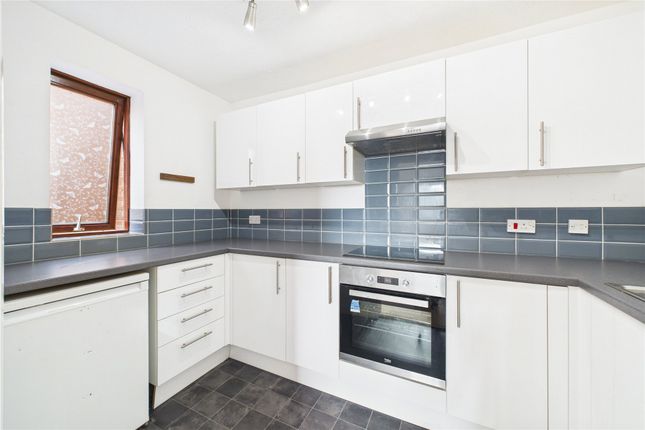 34, Tippett Rise, Reading photo 2