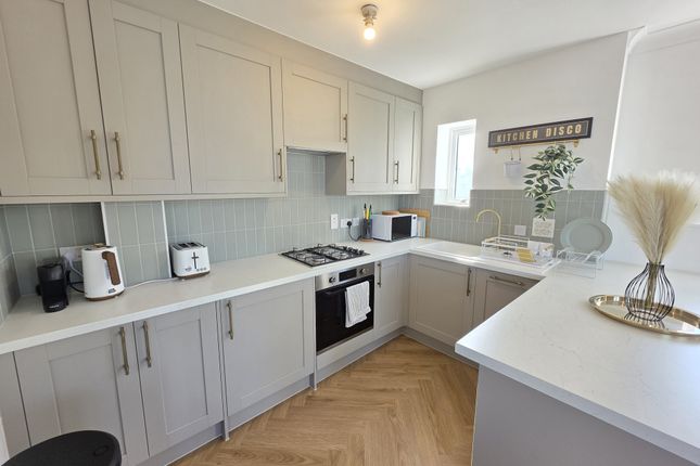 Lndn-Kea396-Flat 5 Balmoral House,, 9 Keats Ave, London photo 3
