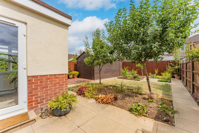 1, Isebrook Court, Burton Latimer photo 4