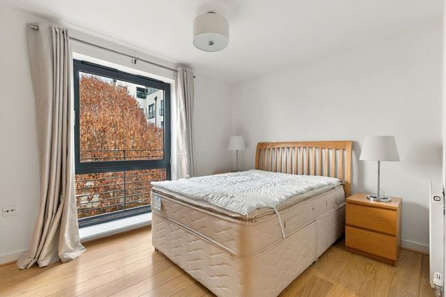 Flat 34, Lovelace House, 96-122, Uxbridge Road, London photo 4