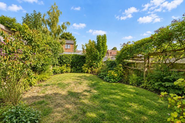 4, Burr Close, St. Albans photo 4