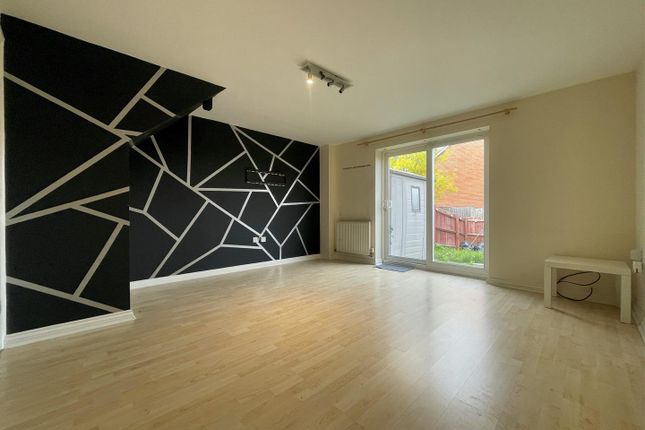 16, Lakeview Chase, Leicester photo 2
