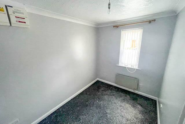 Flat to rent in West Road, Clacton-On-Sea