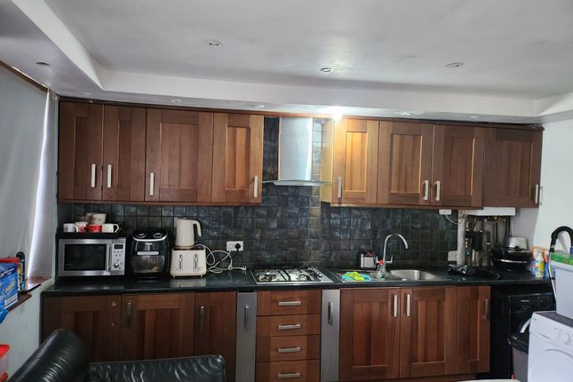 336 Harewood Street, Bradford photo 3