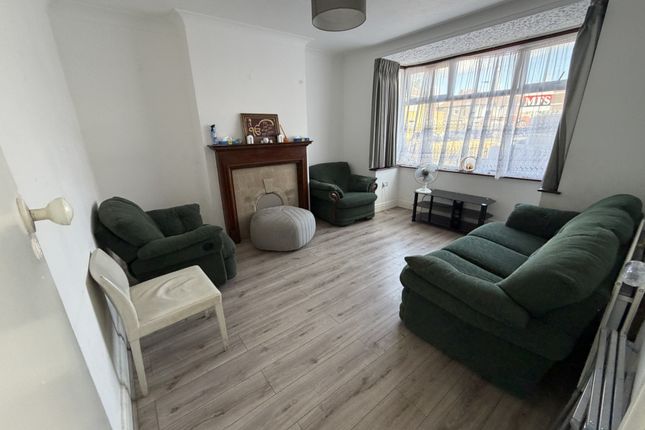 1, Orchard Avenue, Southall photo 5