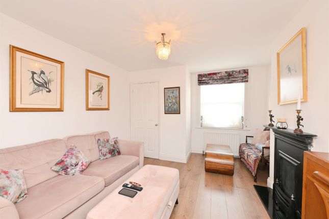 15, Burford Street, Hoddesdon photo 3