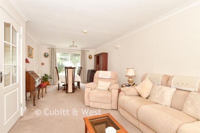 23, Cissbury Hill, Crawley photo 4