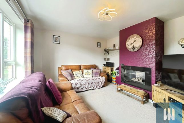 51, Banksfield Crescent, Halifax photo 3