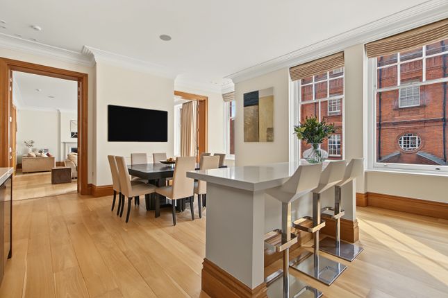 Kensington, Kensington Court Place, London photo 4