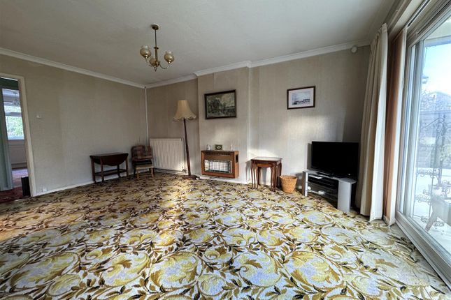 21, Court Road, Newent photo 4