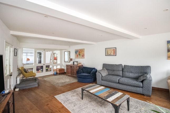 22, Newling Way, Worthing photo 3