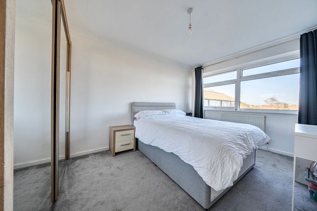 23 St. Thomas Court, Bognor Regis photo 4