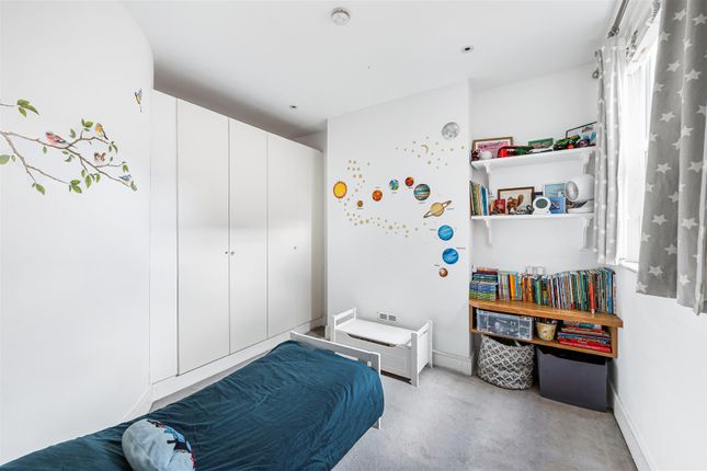 19, Berrymead Gardens, London photo 4