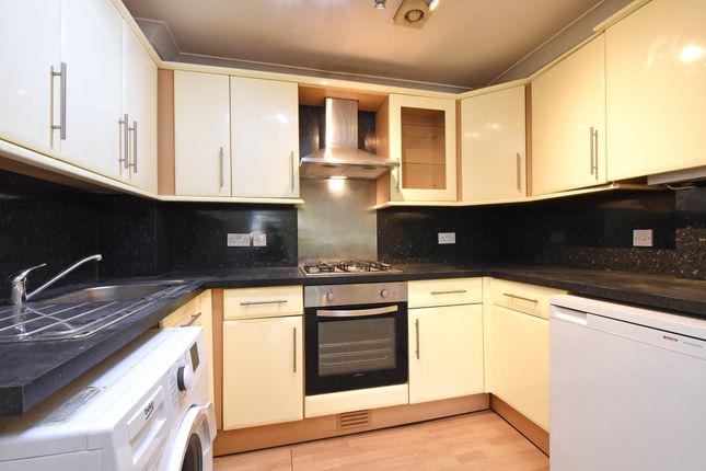 Flat to rent in Ringers Road, Bromley