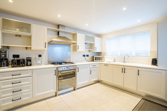 9, Cavalier Court, Doncaster photo 2