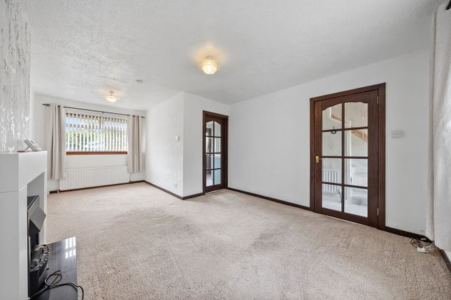 7, Castle Crescent, Denny photo 4