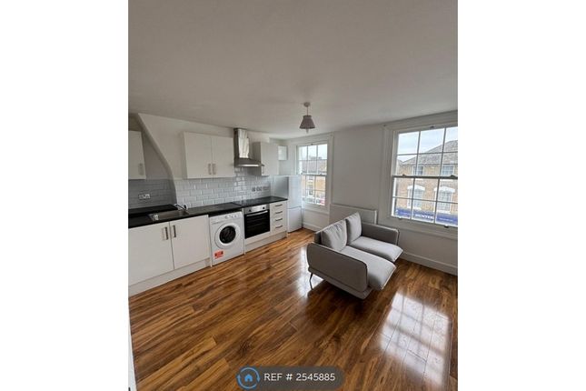 Kitchen/ Liv8Ng Room