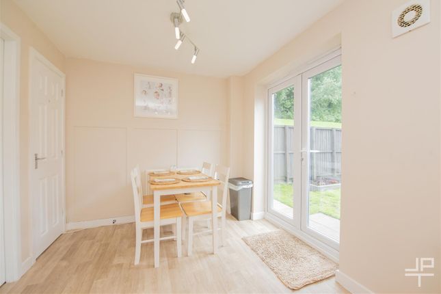 5, Ledgard Avenue, Leigh photo 4