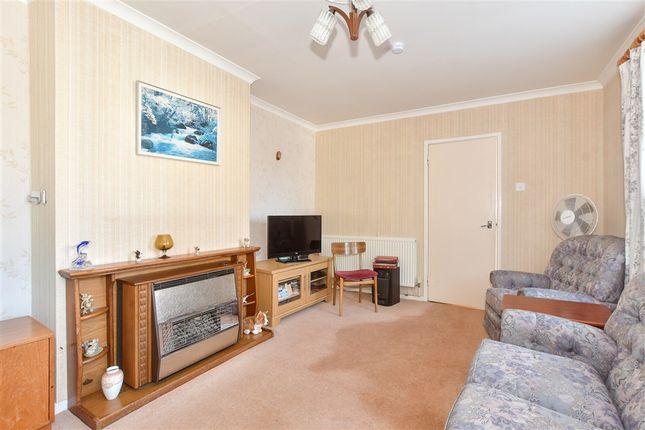 Ewhurst Close West Green, Crawley photo 4