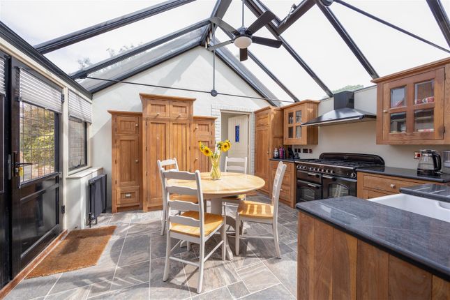 Whitewalls Cottage, Main Road, Thorley photo 4