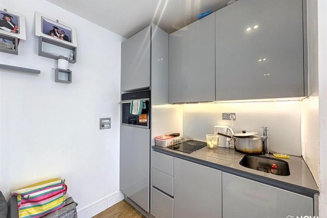 Flat 54, Arrowhead House, Laporte Way, Luton photo 4