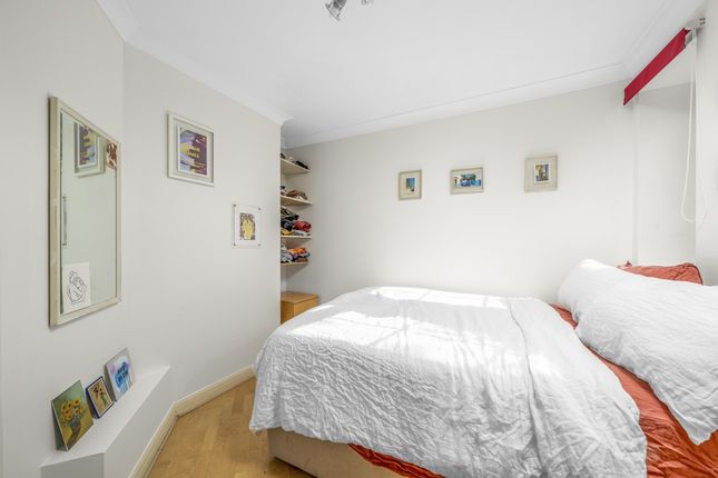 Flat to rent in Octagon, Finchley Road, West Hampstead