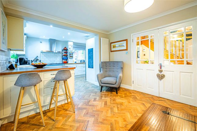 24, Woodland Rise, Dunstable photo 2