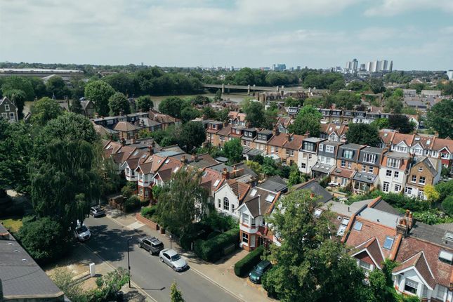 18, Grove Park Terrace, London photo 3
