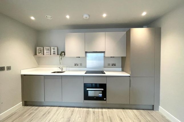 Apartment 64 Steel House, Petersfield Avenue, Slough photo 2