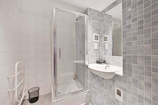 Flat for sale in Britton Street, Clerkenwell, London