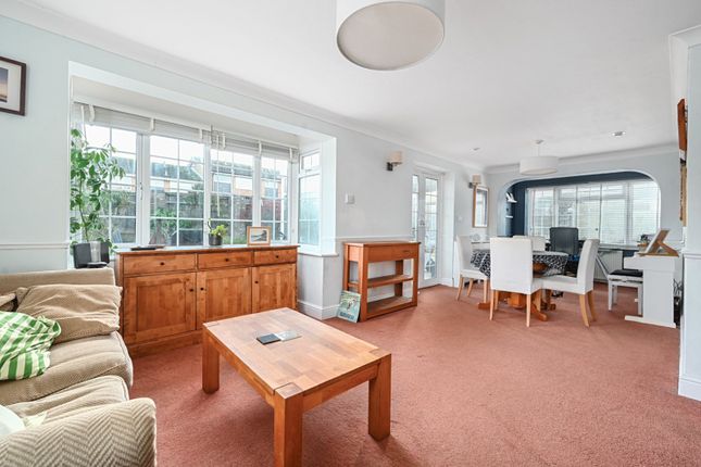 14, Kings Crescent, West Sussex photo 2
