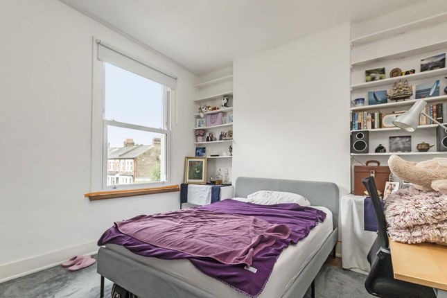 Flat 2, 137A, Windmill Road, Brentford photo 4