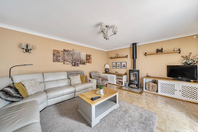 2, Mead Way, Berkshire photo 2