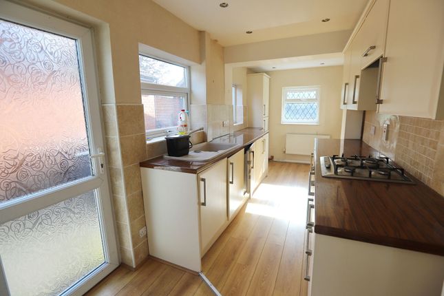 6 Ladythorne Drive, Manchester photo 4