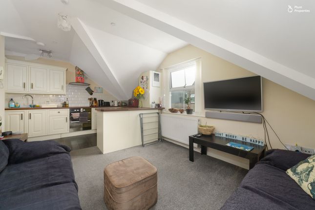 Flats 1-3, 2 Princes Street, Douglas, Isle of Man photo 3