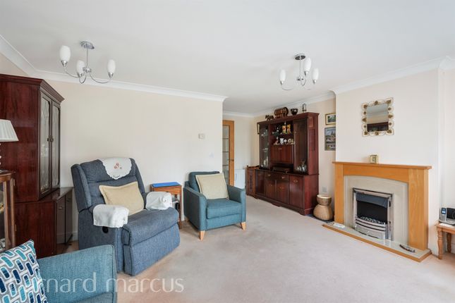 24, St. Annes Drive North, Redhill photo 3