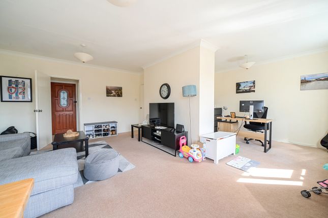 27, Glencairn Court, Cheltenham photo 4