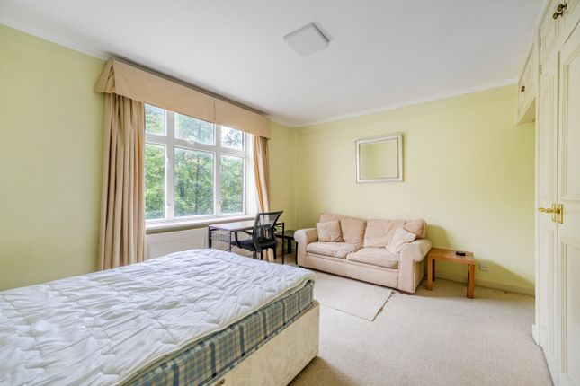Flat 95, Clifford's Inn, Fetter Lane, London photo 4
