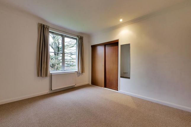 Flat to rent in Mullings Court, Cirencester