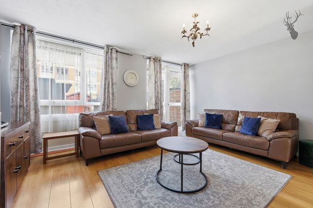 106 Whitethorn Street, London photo 3
