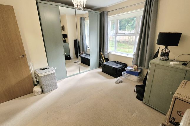 102, BUSHEY photo 5