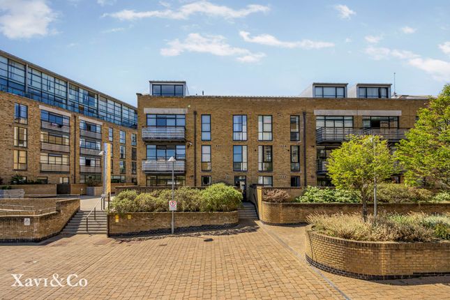 Flat 11, Town Meadow, Brentford photo 2
