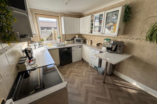 Marlas Road, Bridgend photo 5