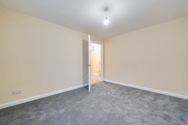 Romford RM1 2EE, Romford photo 3